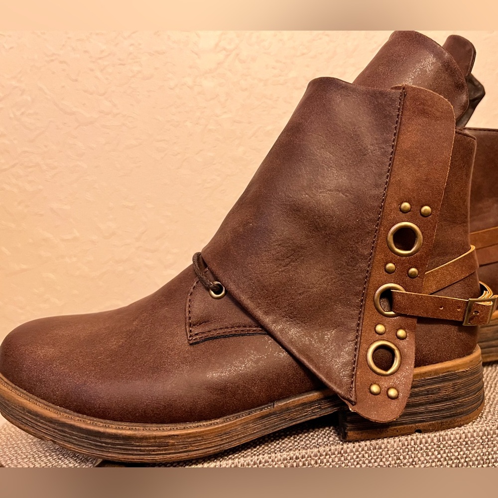 Brown wide ankle slip on boots- Size 8 - Picture 5 of 7